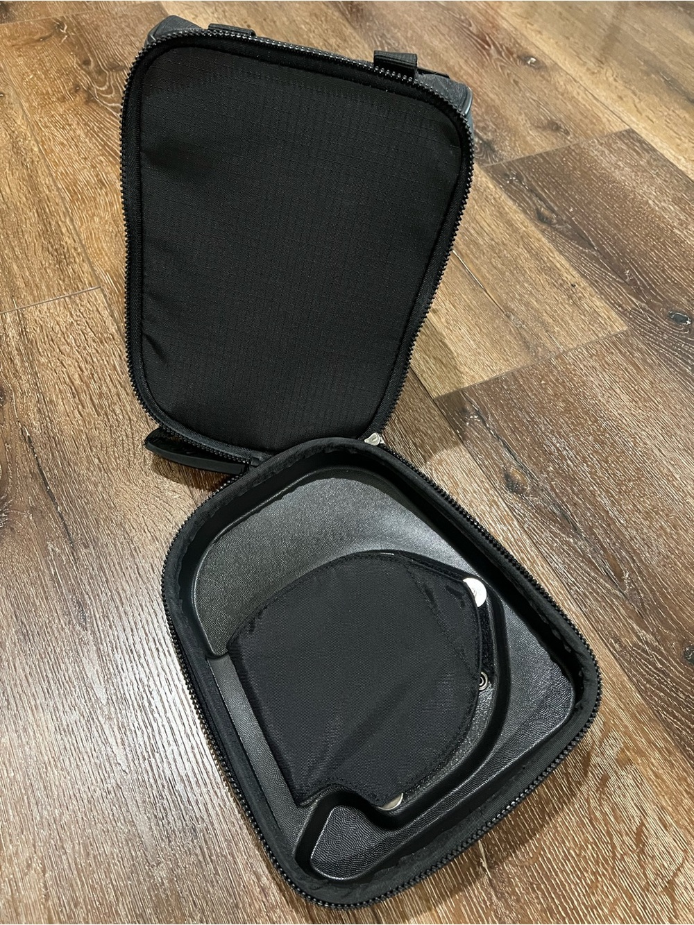Oxford Q4R lifetime luggage Black Motorcycle Tail Bag with Reflective Logo - Picture 9 of 14